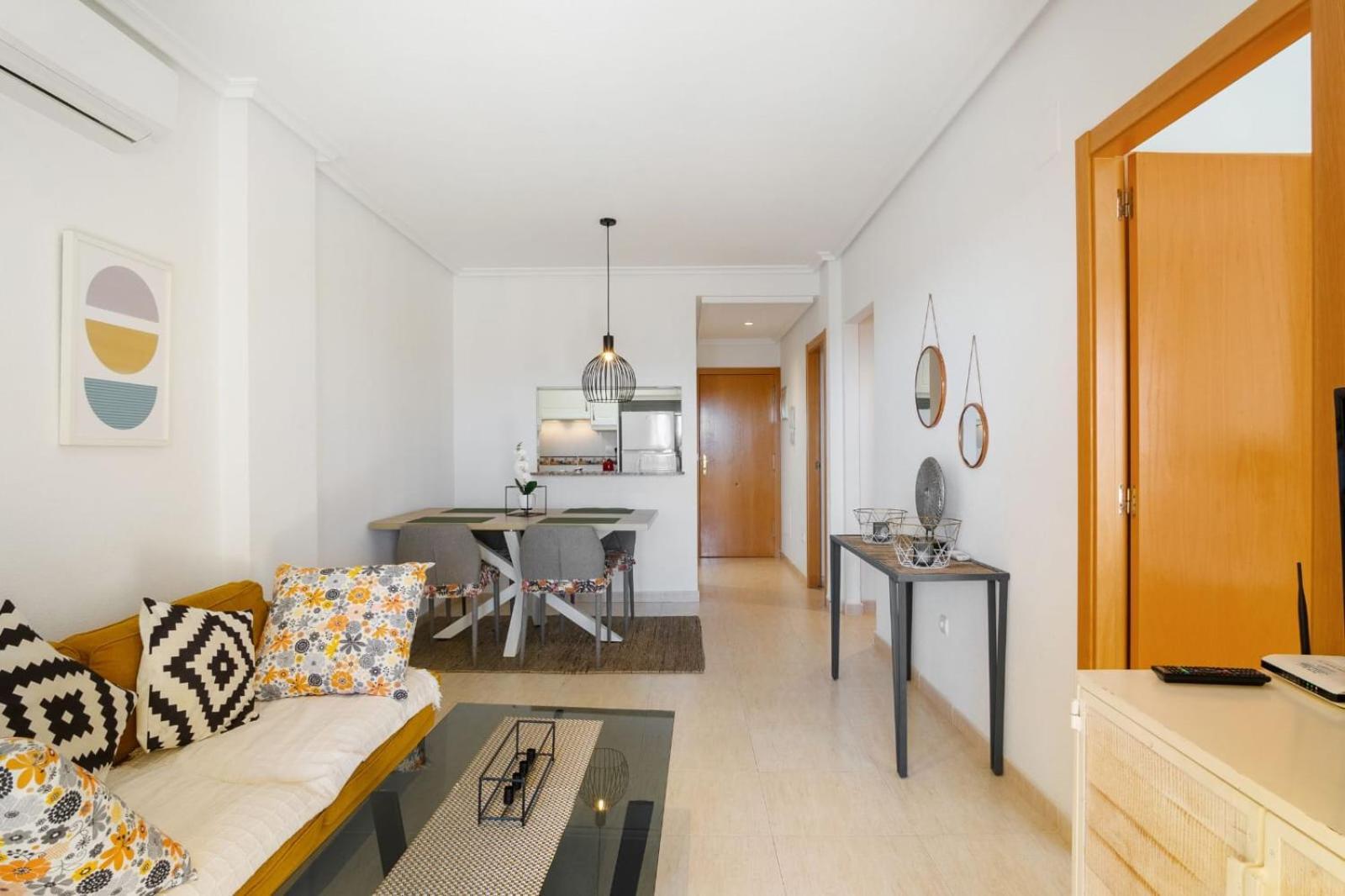 Nice Modern 2 Bed Apartment In Torrievieja Τορεβιέχα Εξωτερικό φωτογραφία
